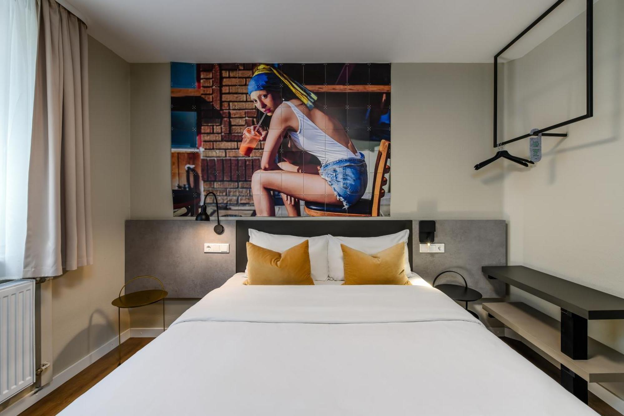Ibis Styles West 3*