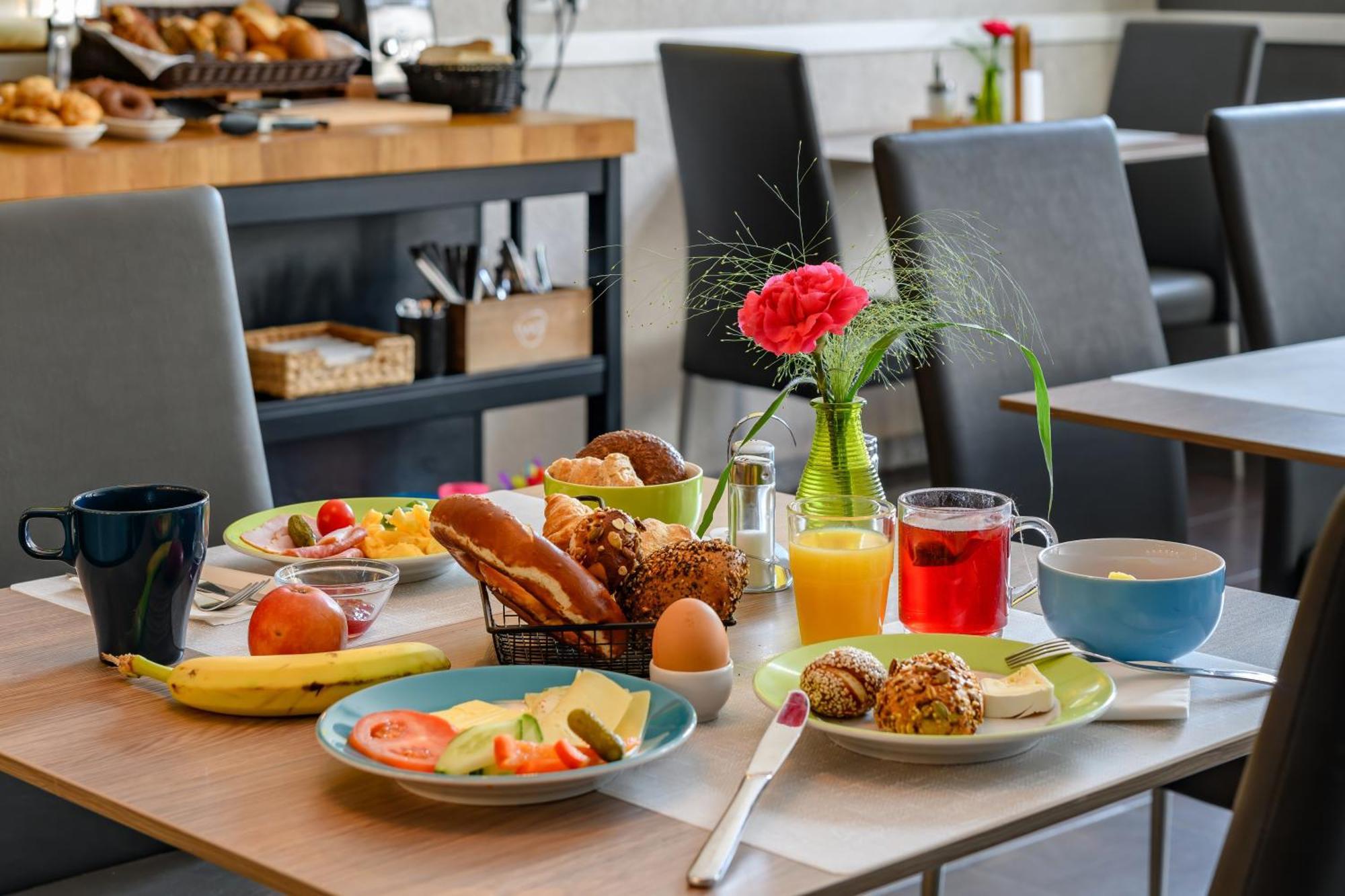 Ibis Styles West 3*