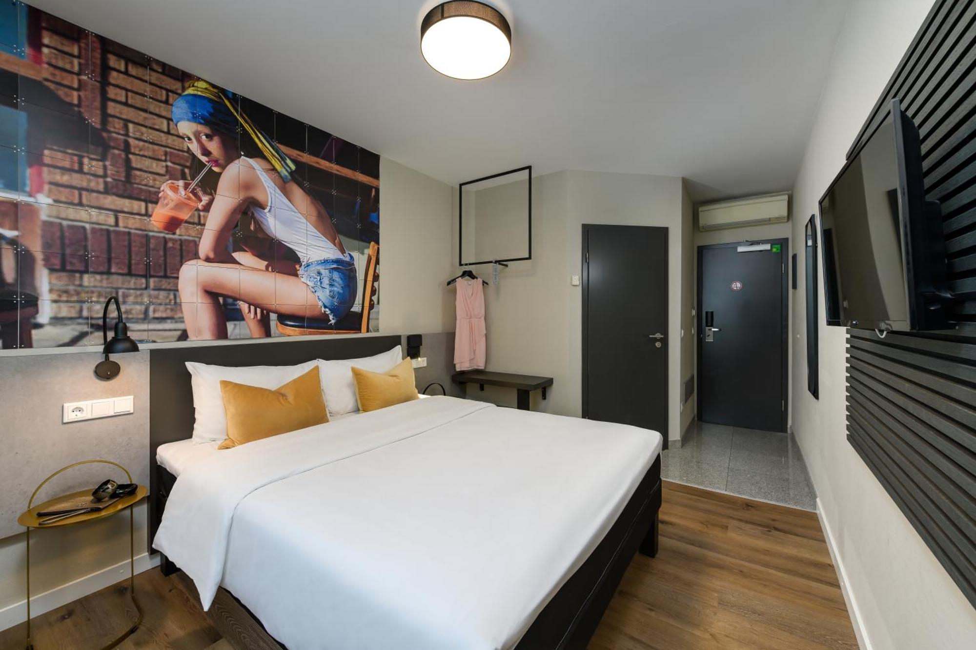 Hotel Ibis Styles West 3*