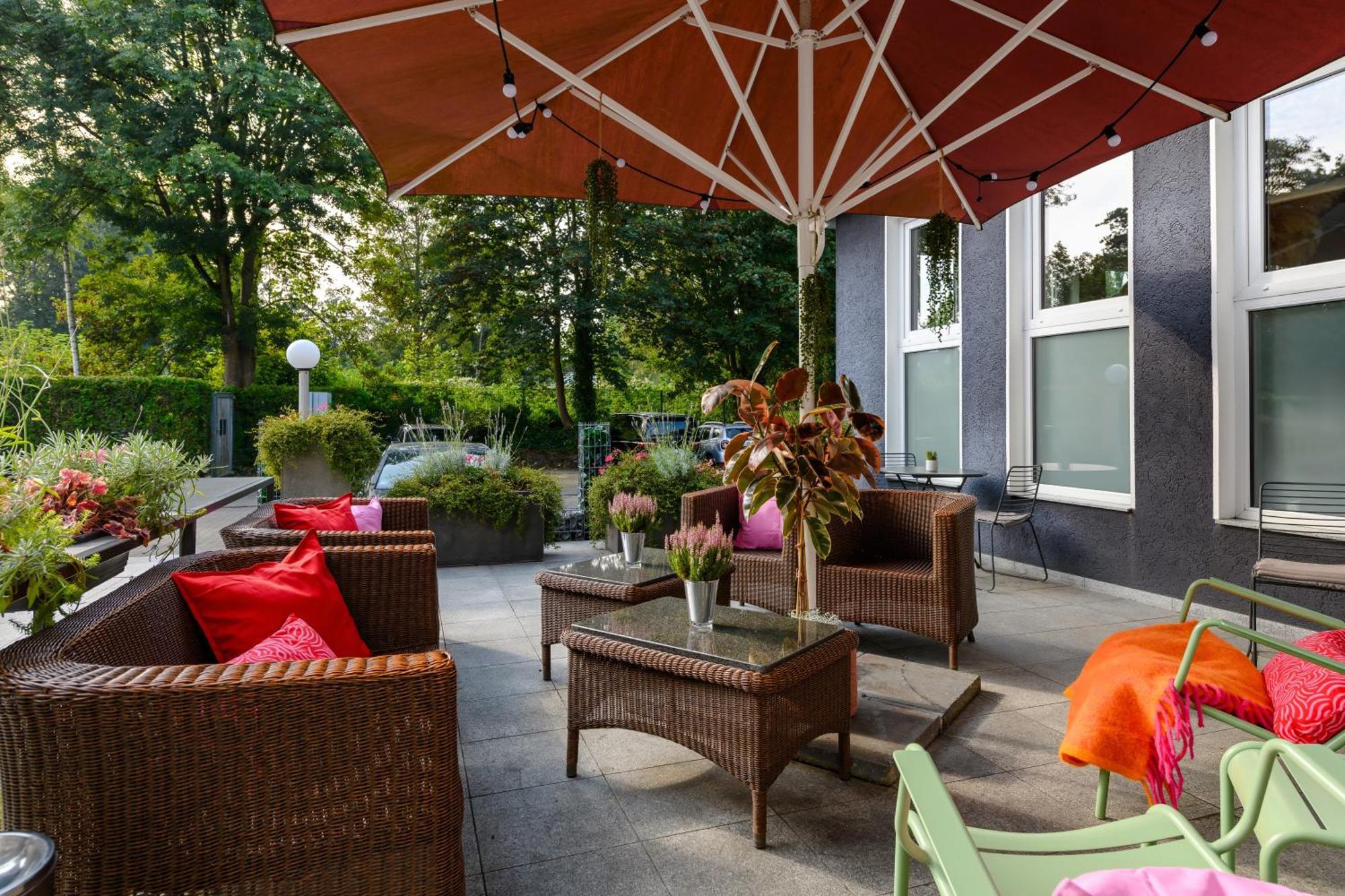 Ibis Styles West Hotel